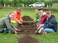 Visitors from Canada enjoy Scottish archaeology with our own Alick Walkinshaw